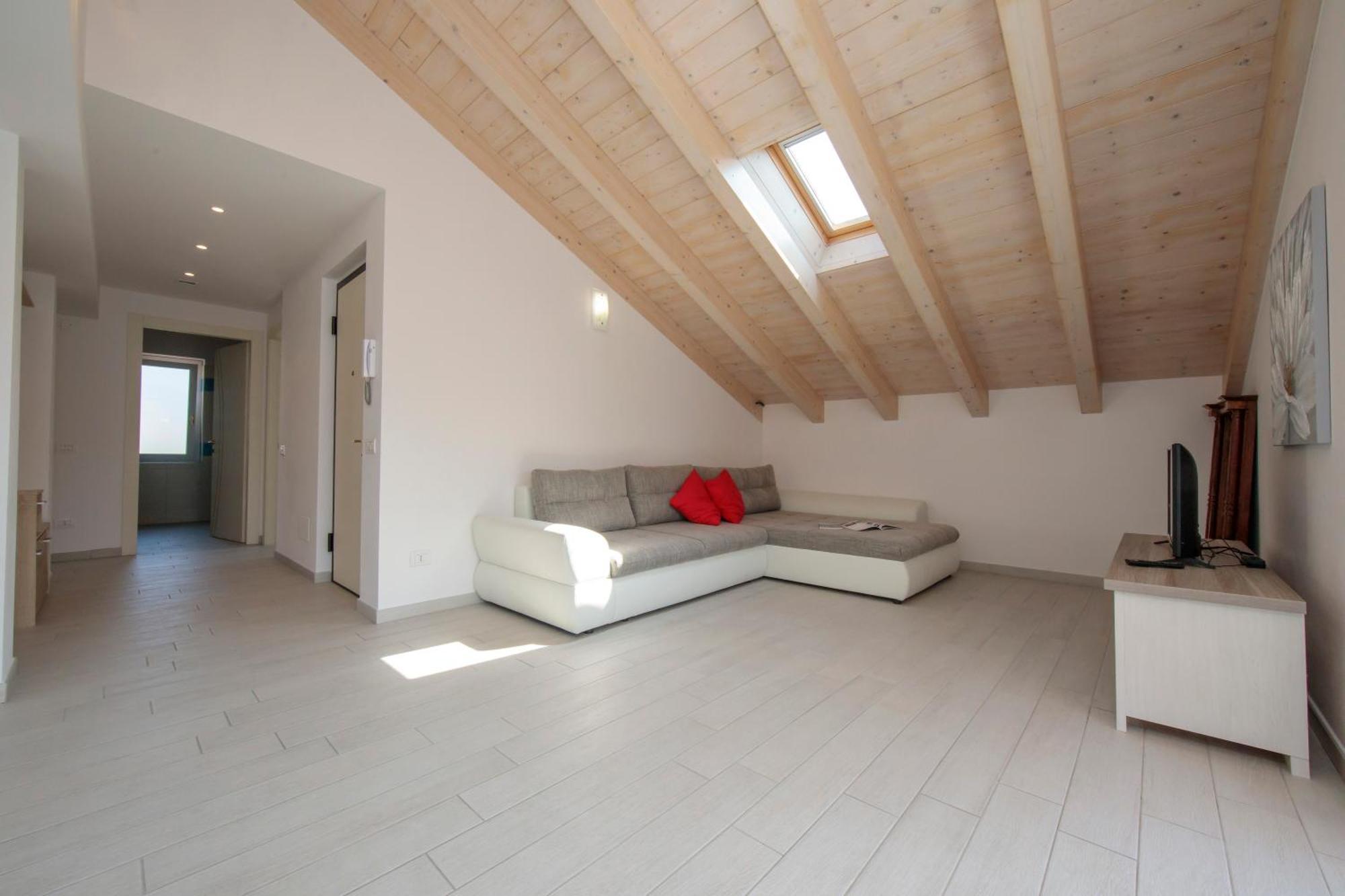 Silver Lake Apartment - Happy Rentals Angera Luaran gambar