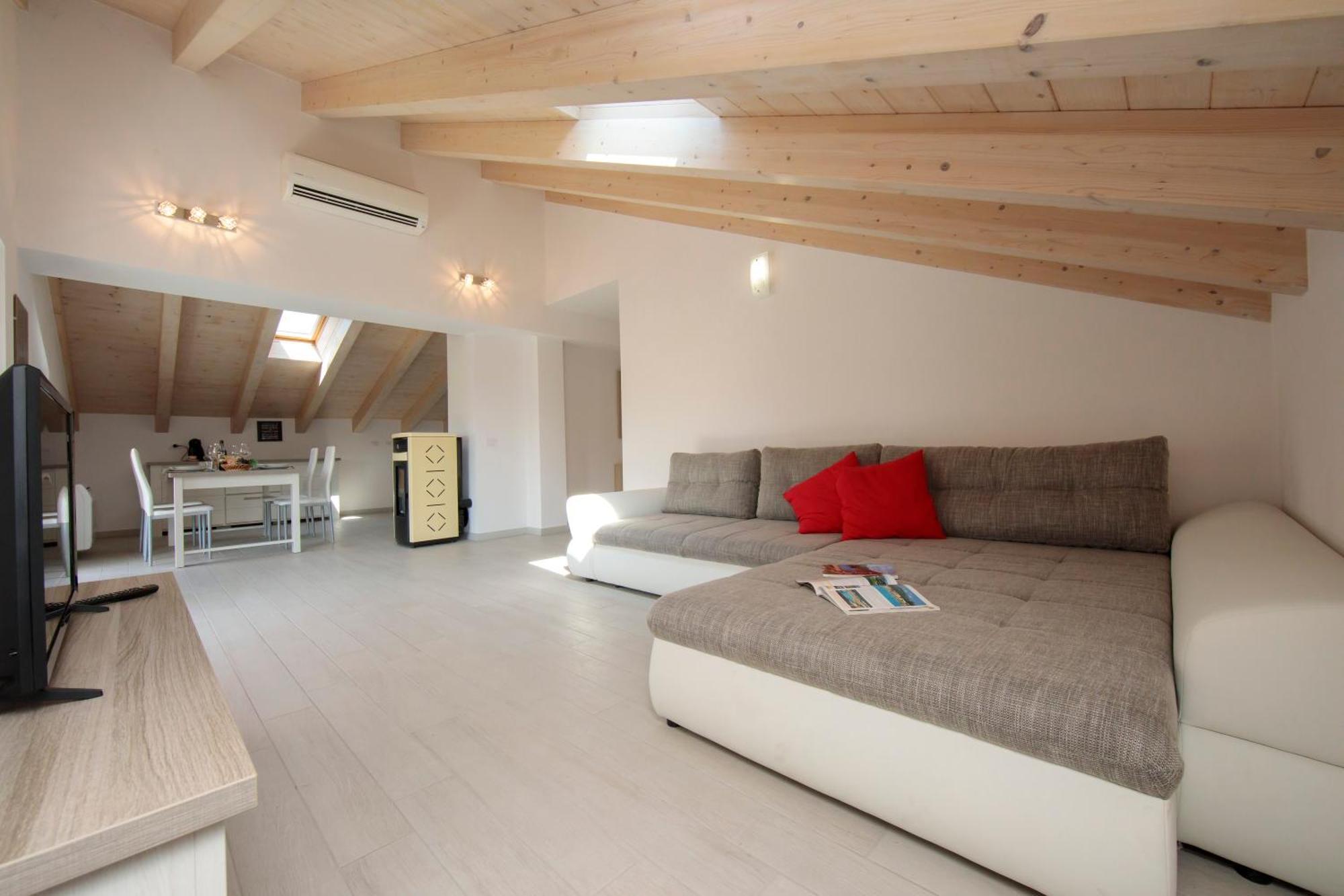Silver Lake Apartment - Happy Rentals Angera Luaran gambar