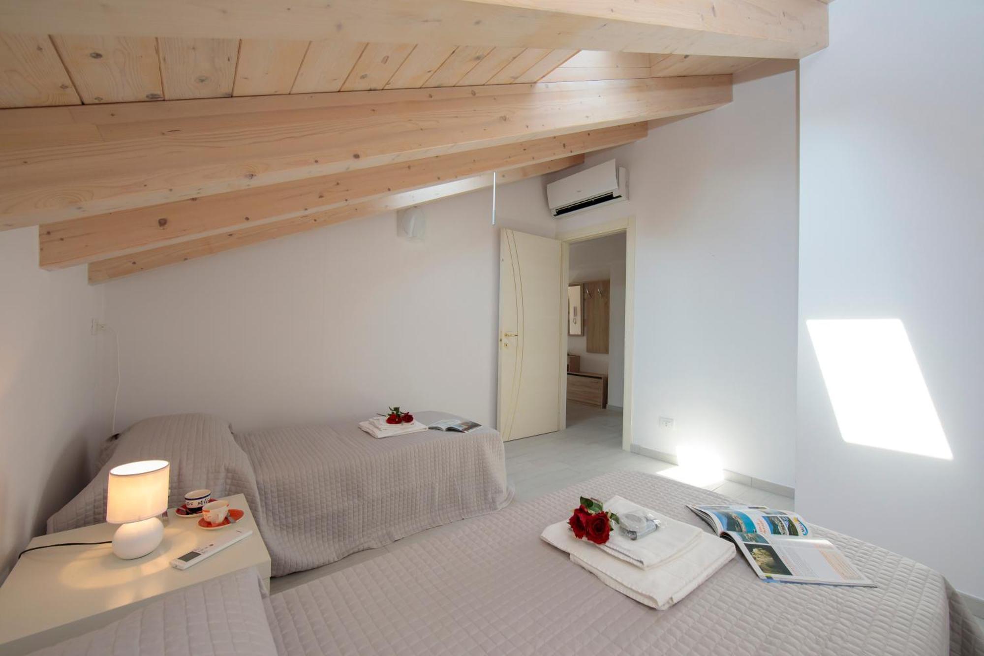 Silver Lake Apartment - Happy Rentals Angera Luaran gambar