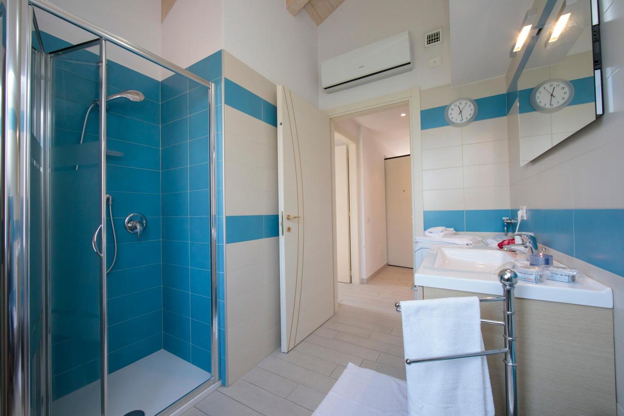 Silver Lake Apartment - Happy Rentals Angera Luaran gambar