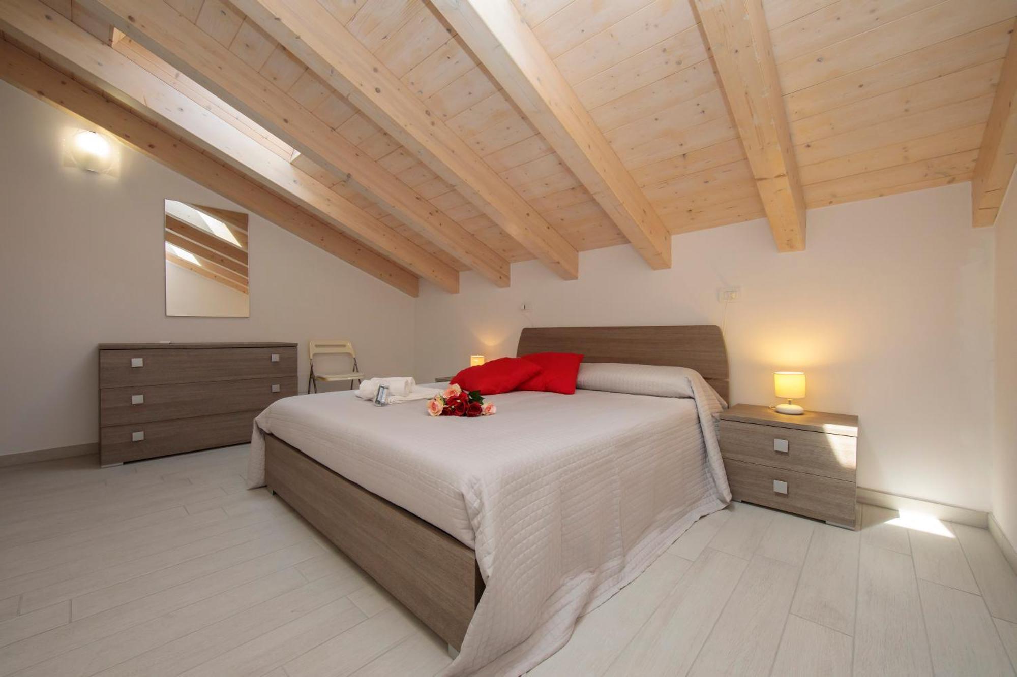 Silver Lake Apartment - Happy Rentals Angera Luaran gambar